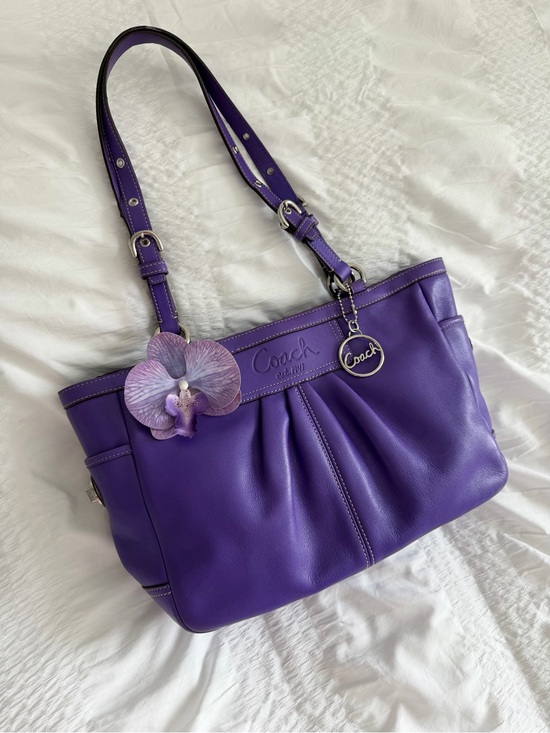 Coach Handbags - Vintage Coach Purple Leather Gallery Tote Bag